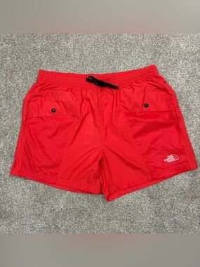 THE NORTH FACE Women's LG Shorts, Windwall 5" Outline Horizon Red Mesh Lined